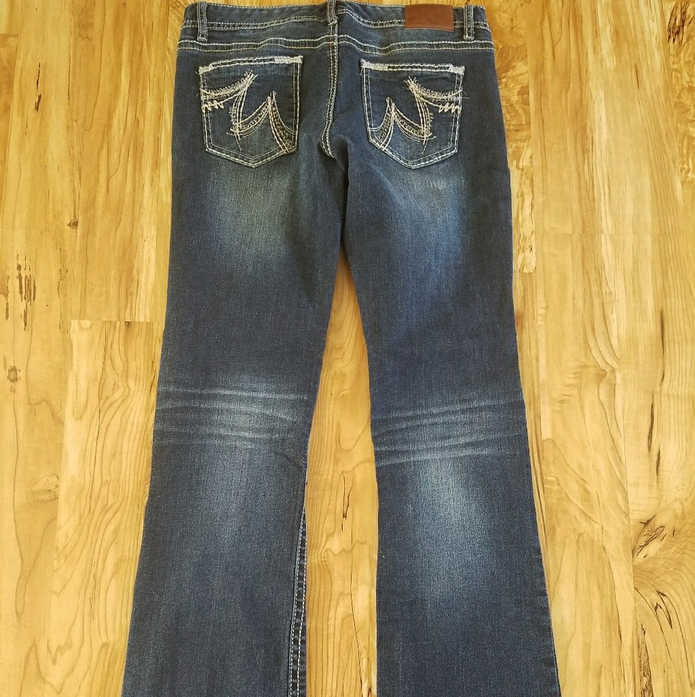 Maurices jeans